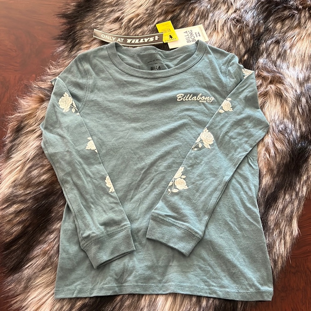 Billabong *NWT* Only At Tilly’s Long Sleeve Floral Shirt, Size: XS
